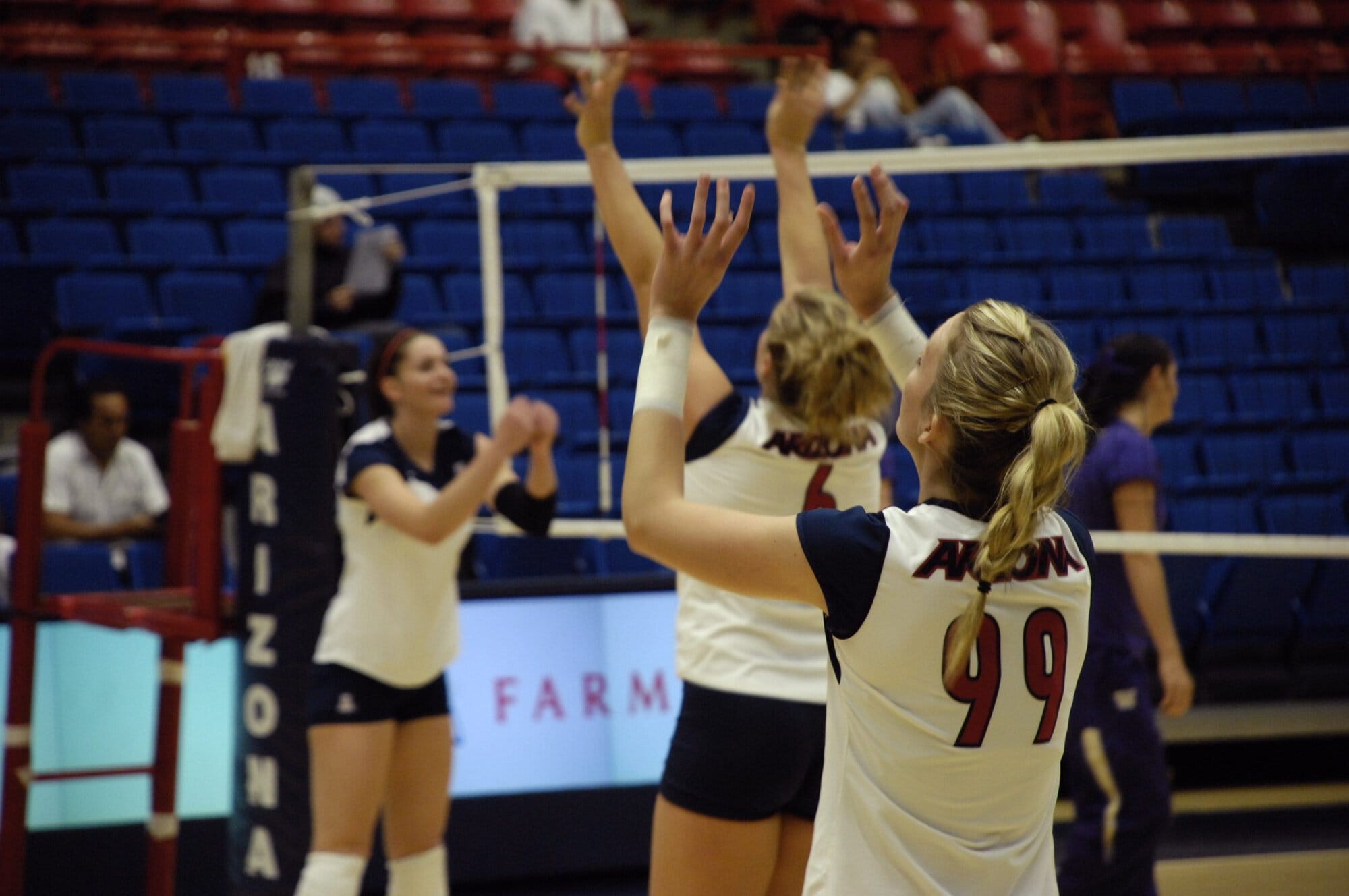 UA Volleyball vs Washington State 11-01-07
