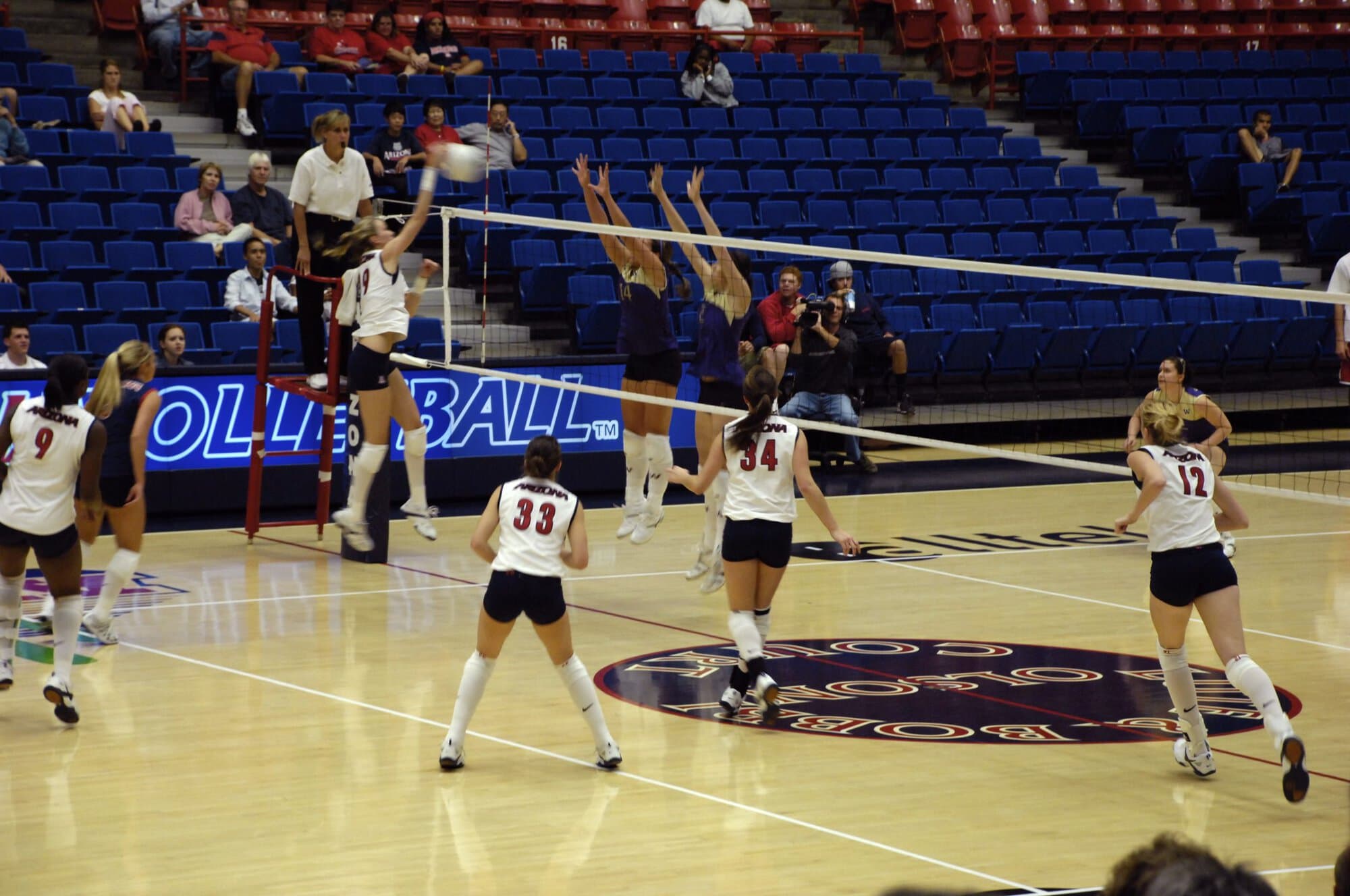 UA Volleyball vs Washington State 11-01-07