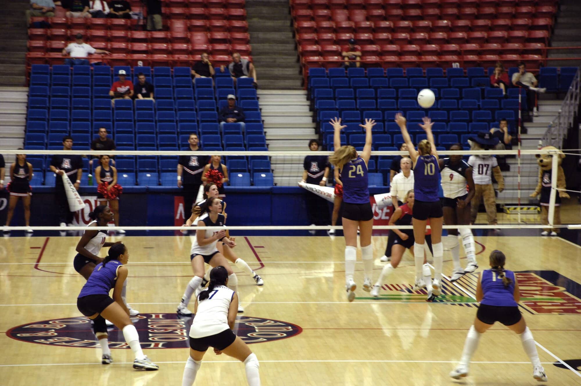 UA Volleyball vs Washington State 11-01-07