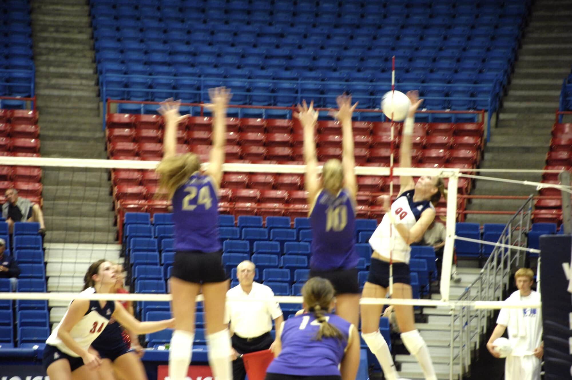 UA Volleyball vs Washington State 11-01-07