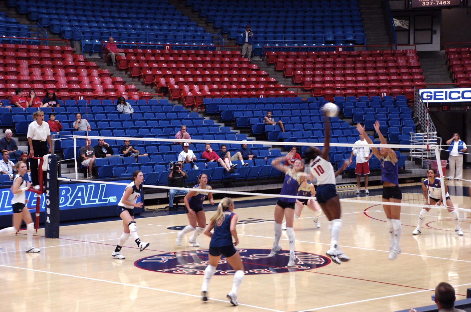 UA Volleyball vs Washington State 11-01-07