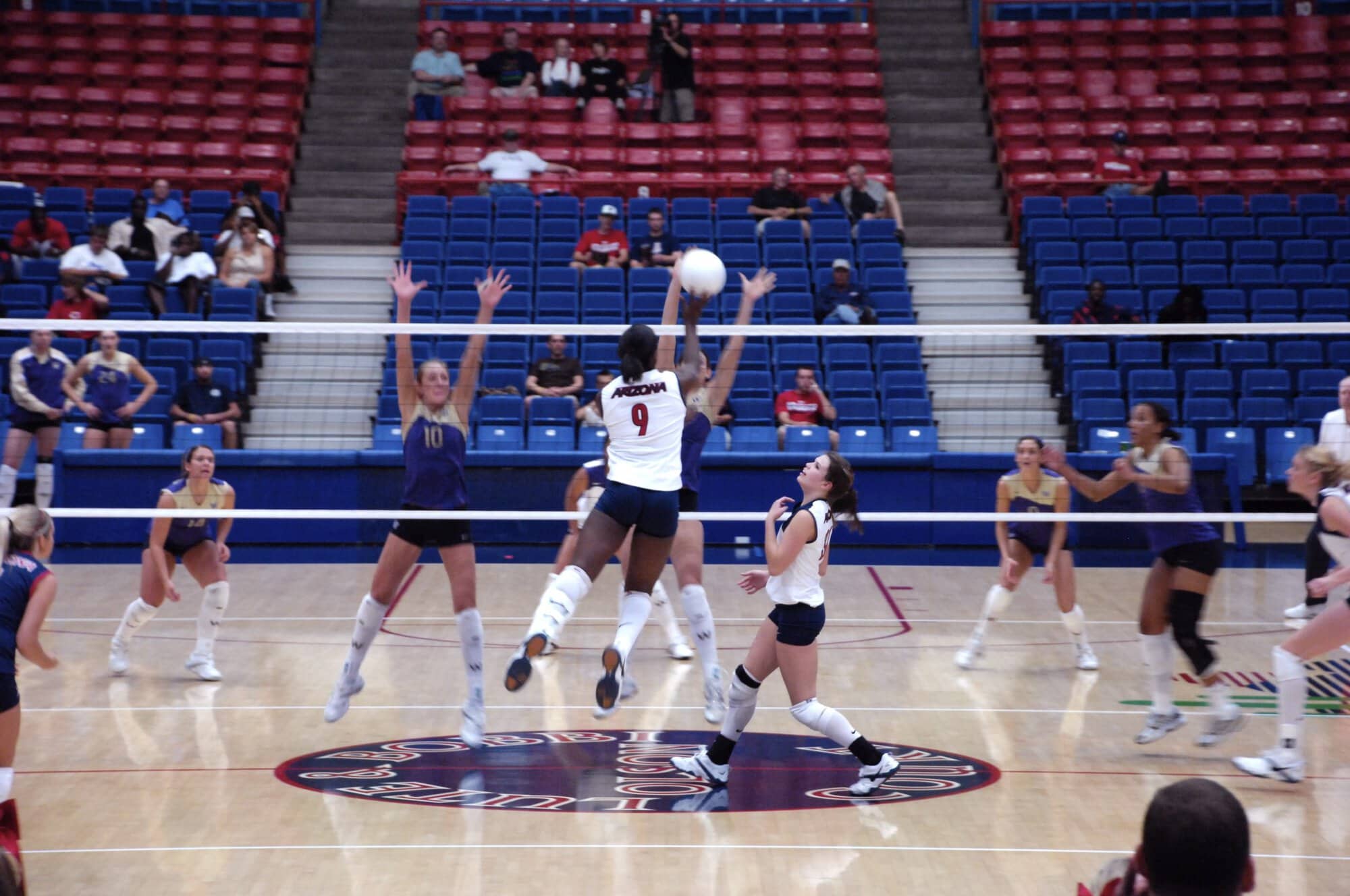 UA Volleyball vs Washington State 11-01-07