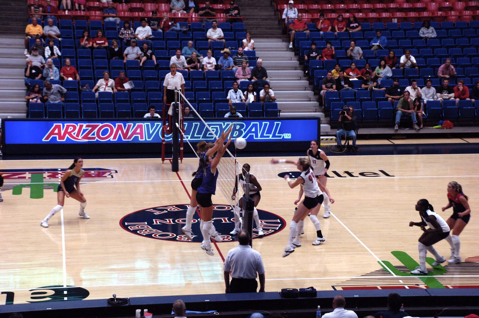 UA Volleyball vs Washington State 11-01-07