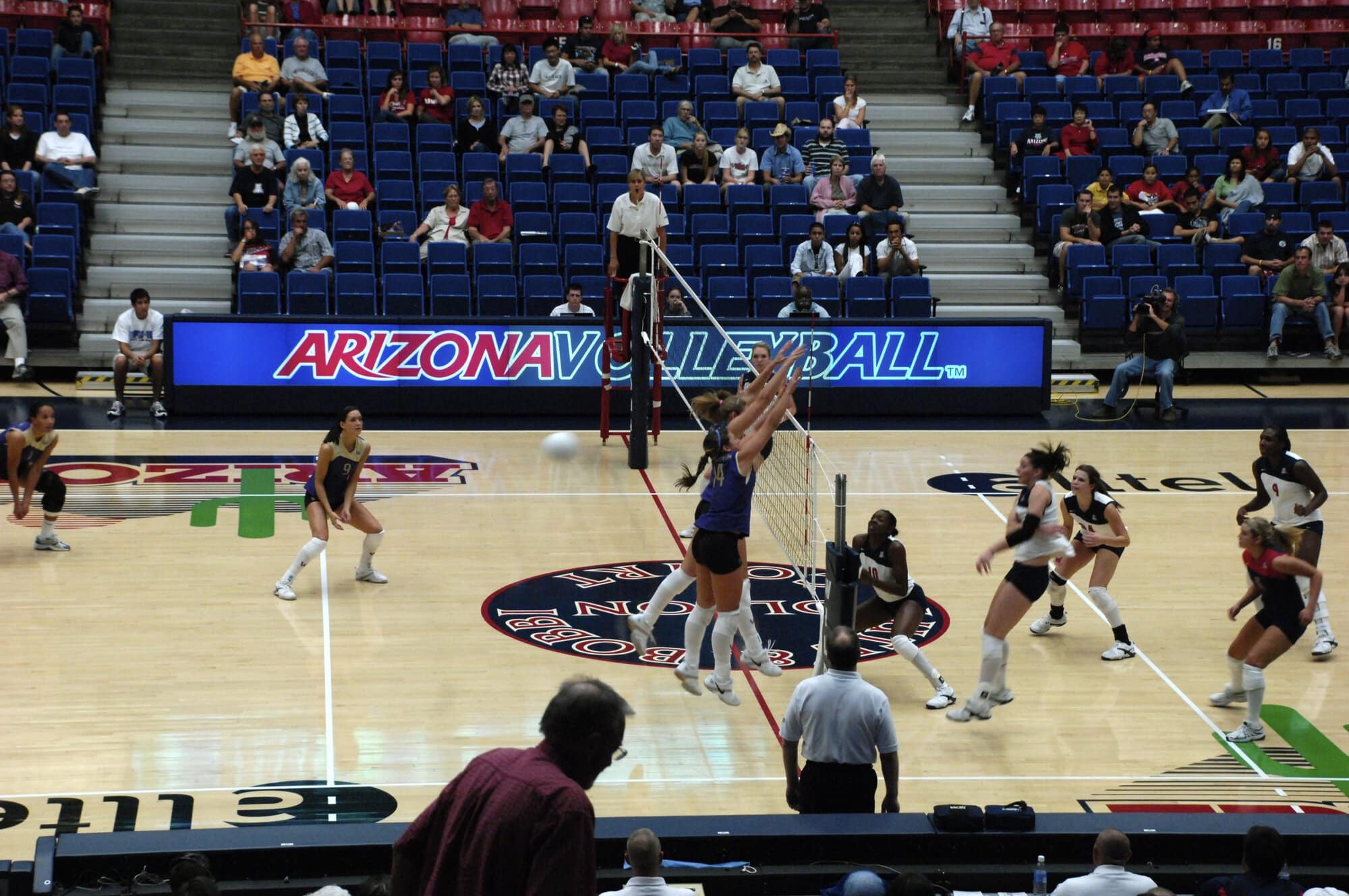 UA Volleyball vs Washington State 11-01-07