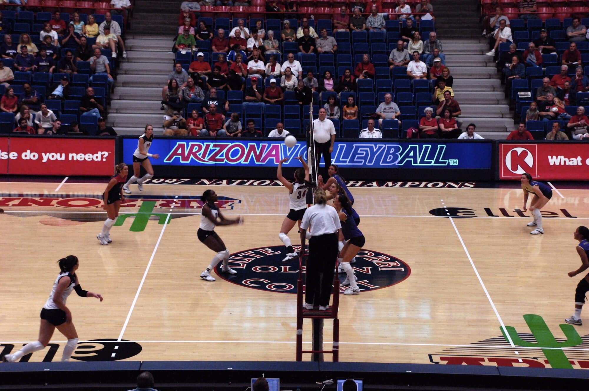 UA Volleyball vs Washington State 11-01-07