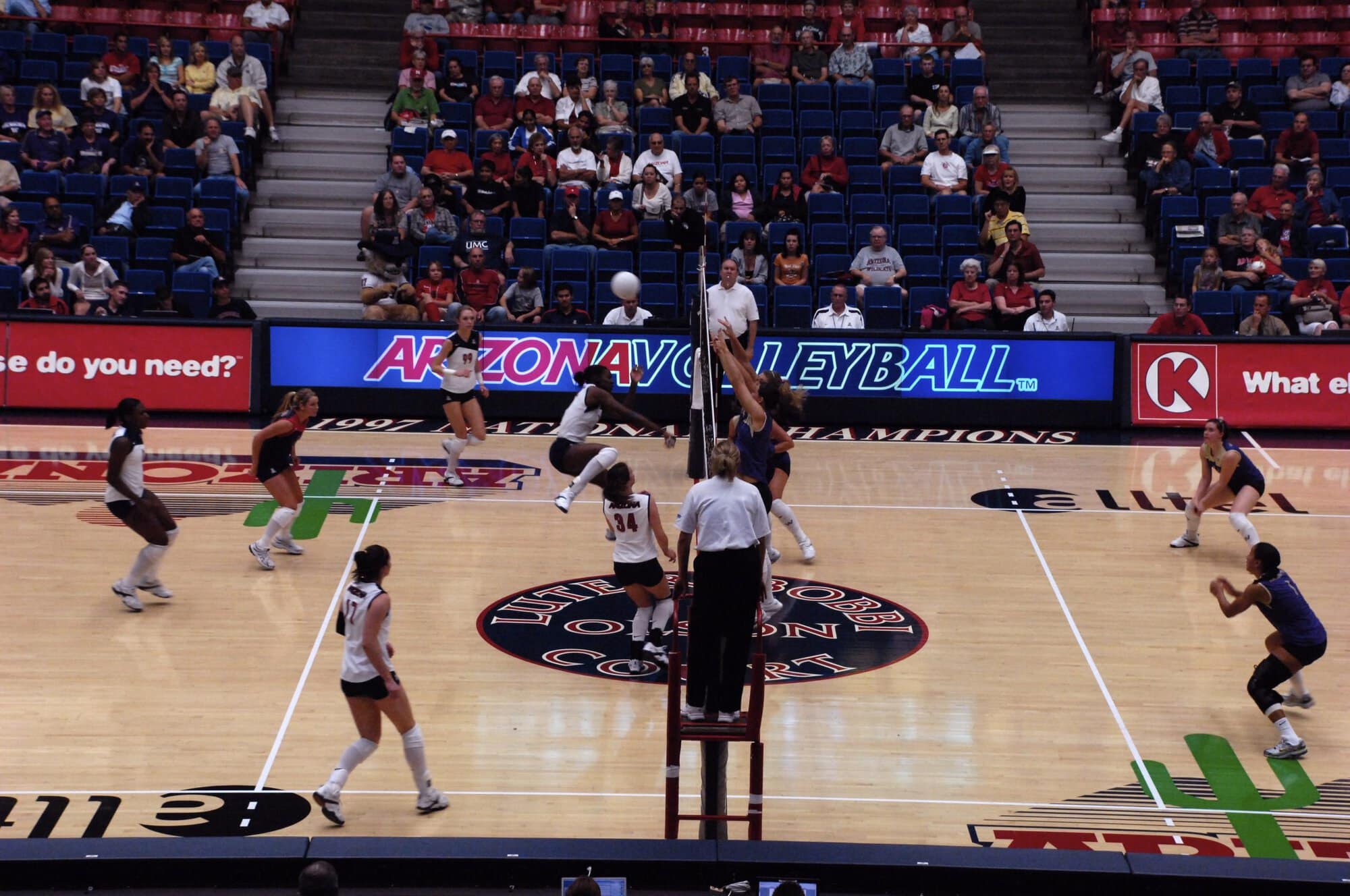 UA Volleyball vs Washington State 11-01-07