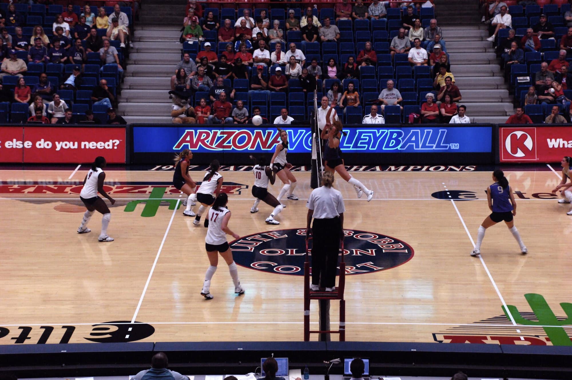 UA Volleyball vs Washington State 11-01-07