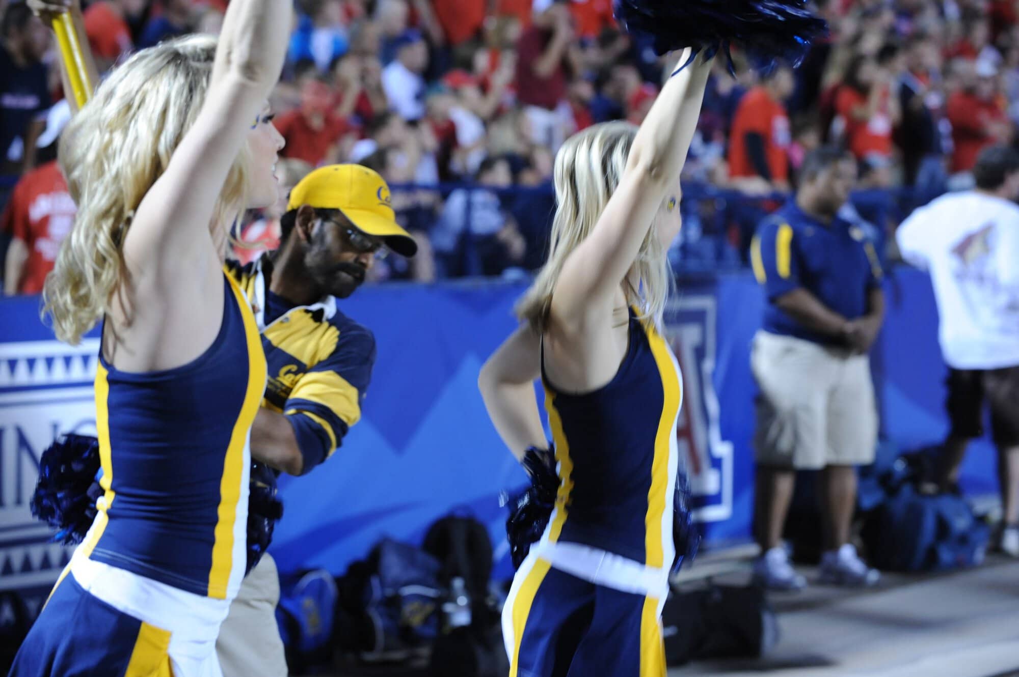UA vs Cal – Halfime Show