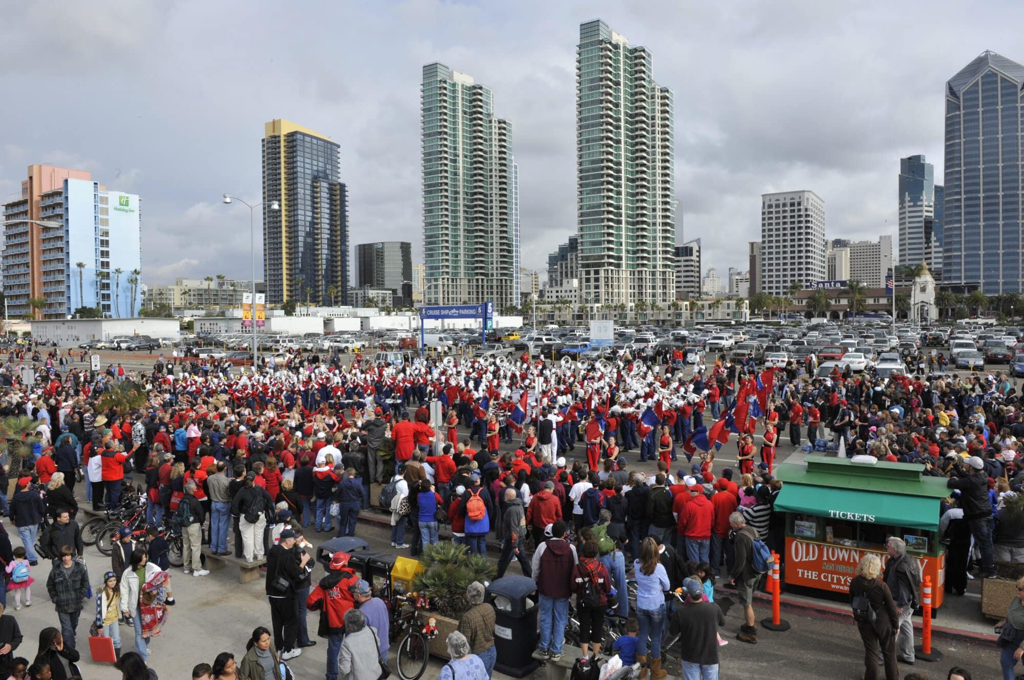 Holiday Bowl Parade