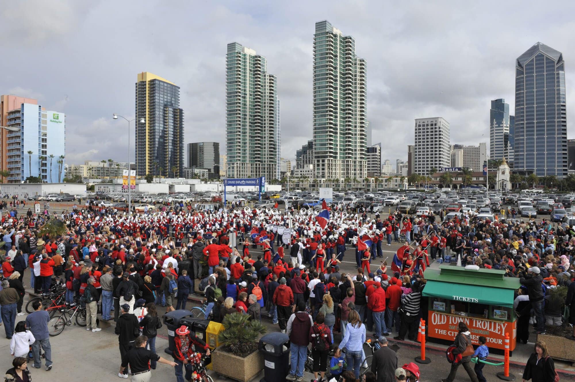 Holiday Bowl Parade