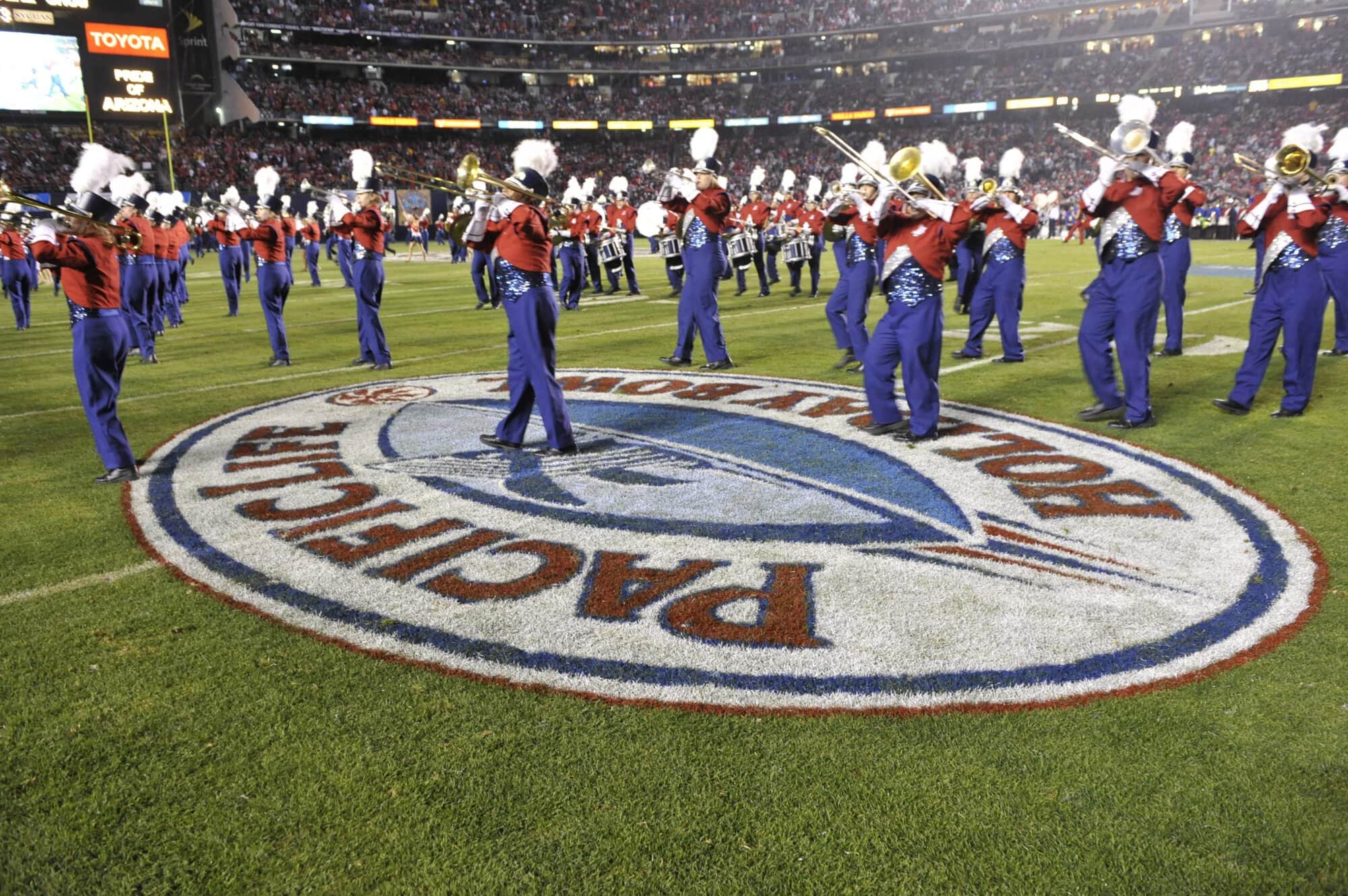 Holiday Bowl Halftime