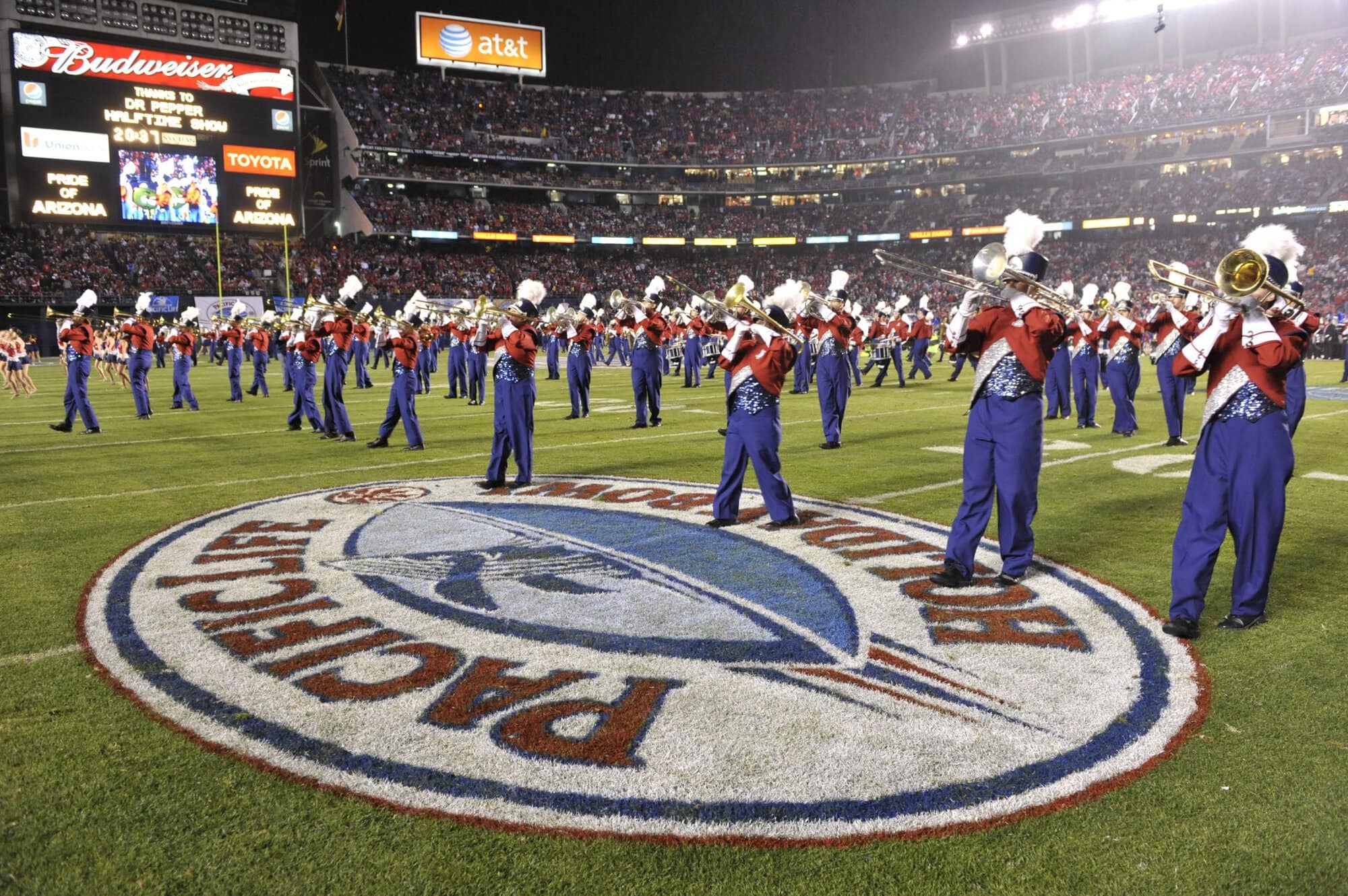 Holiday Bowl Halftime