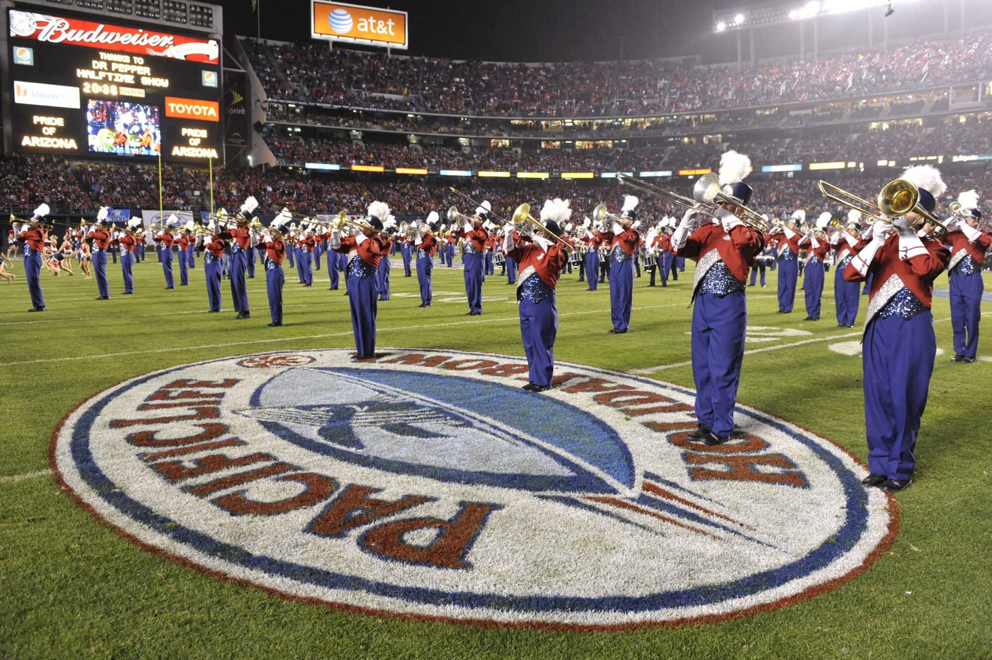 Holiday Bowl Halftime