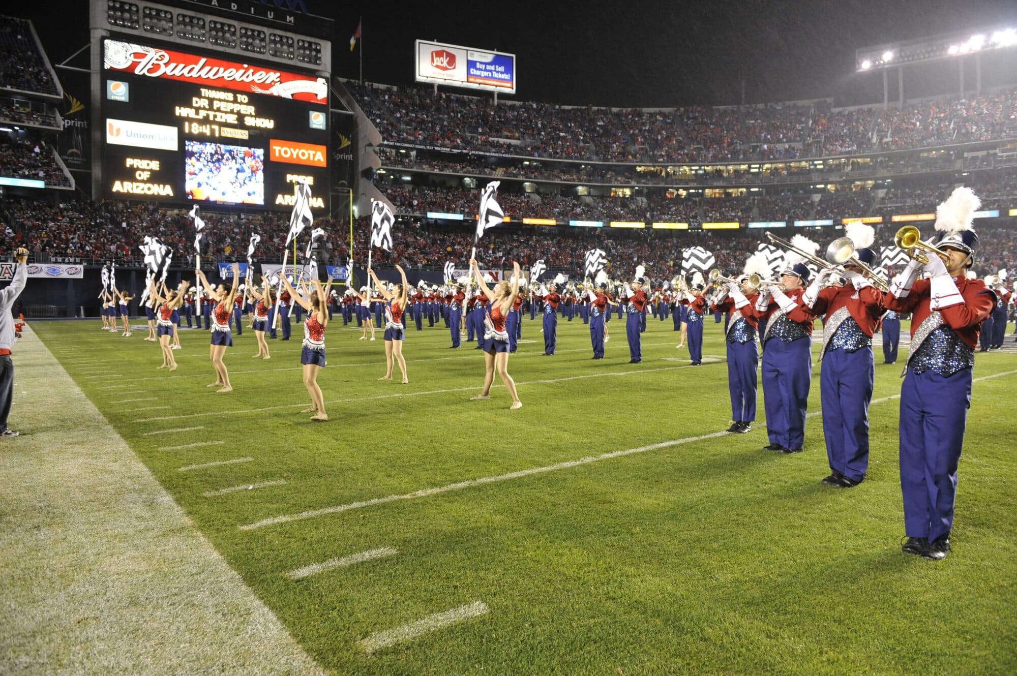 Holiday Bowl Halftime