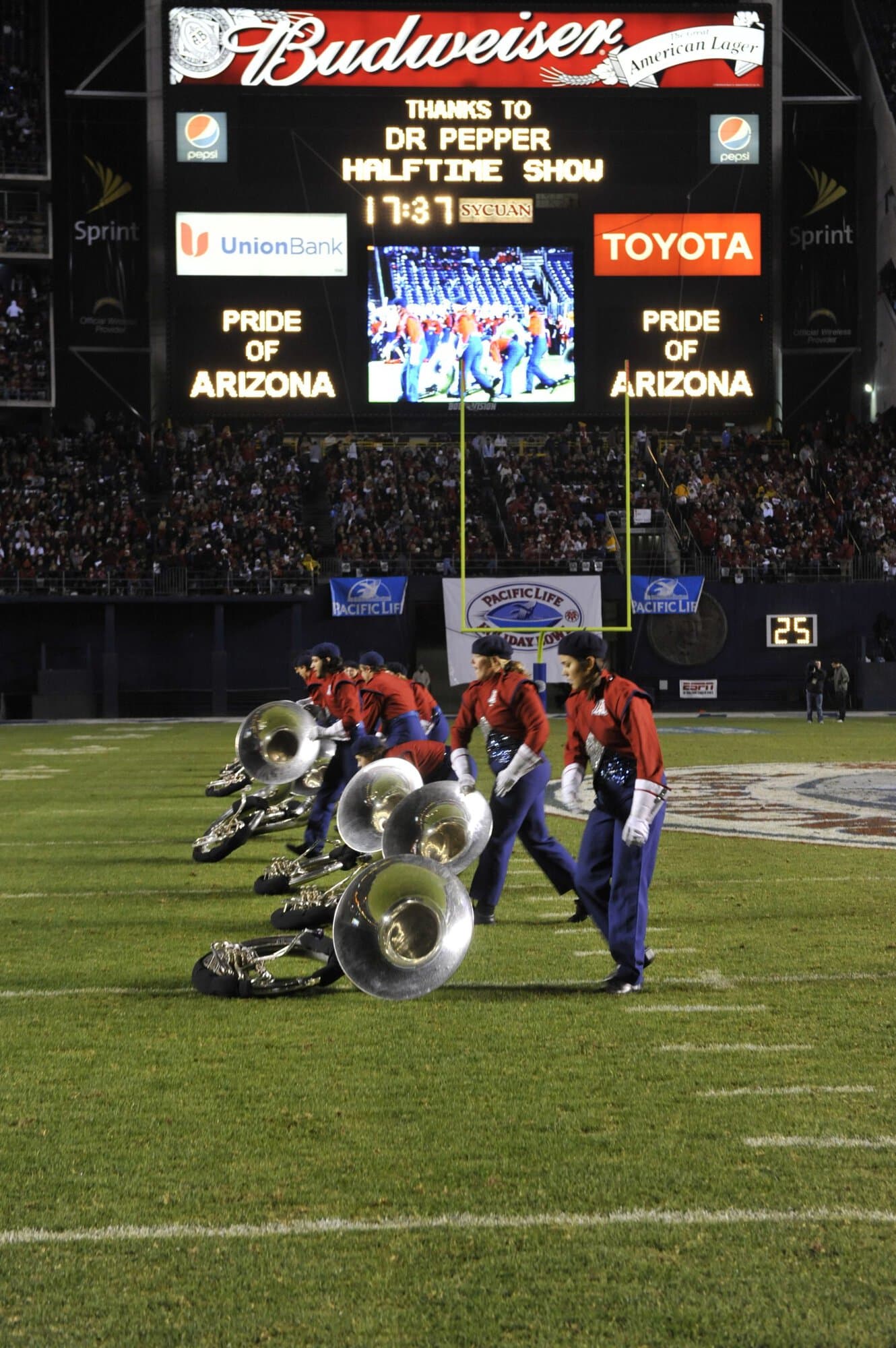 Holiday Bowl Halftime