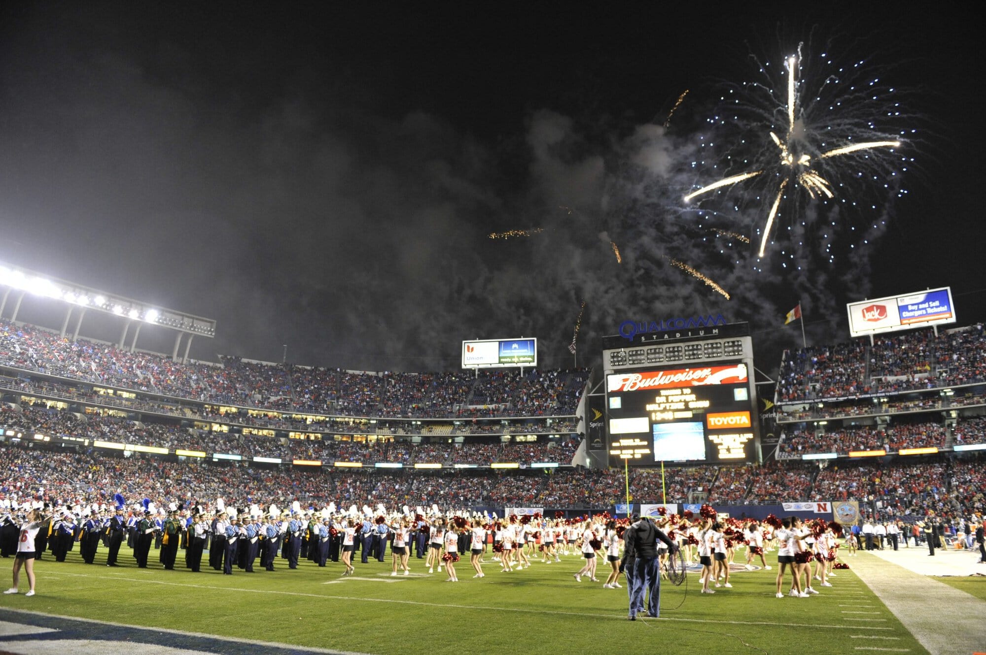Holiday Bowl Halftime