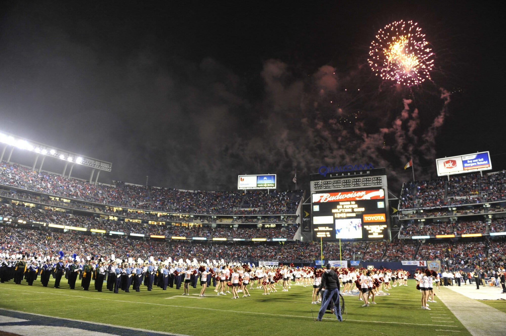 Holiday Bowl Halftime