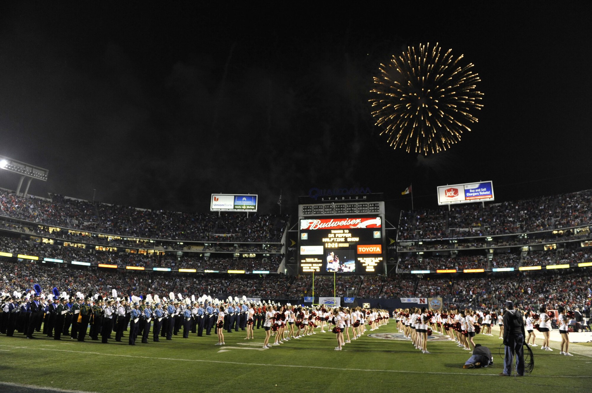 Holiday Bowl Halftime
