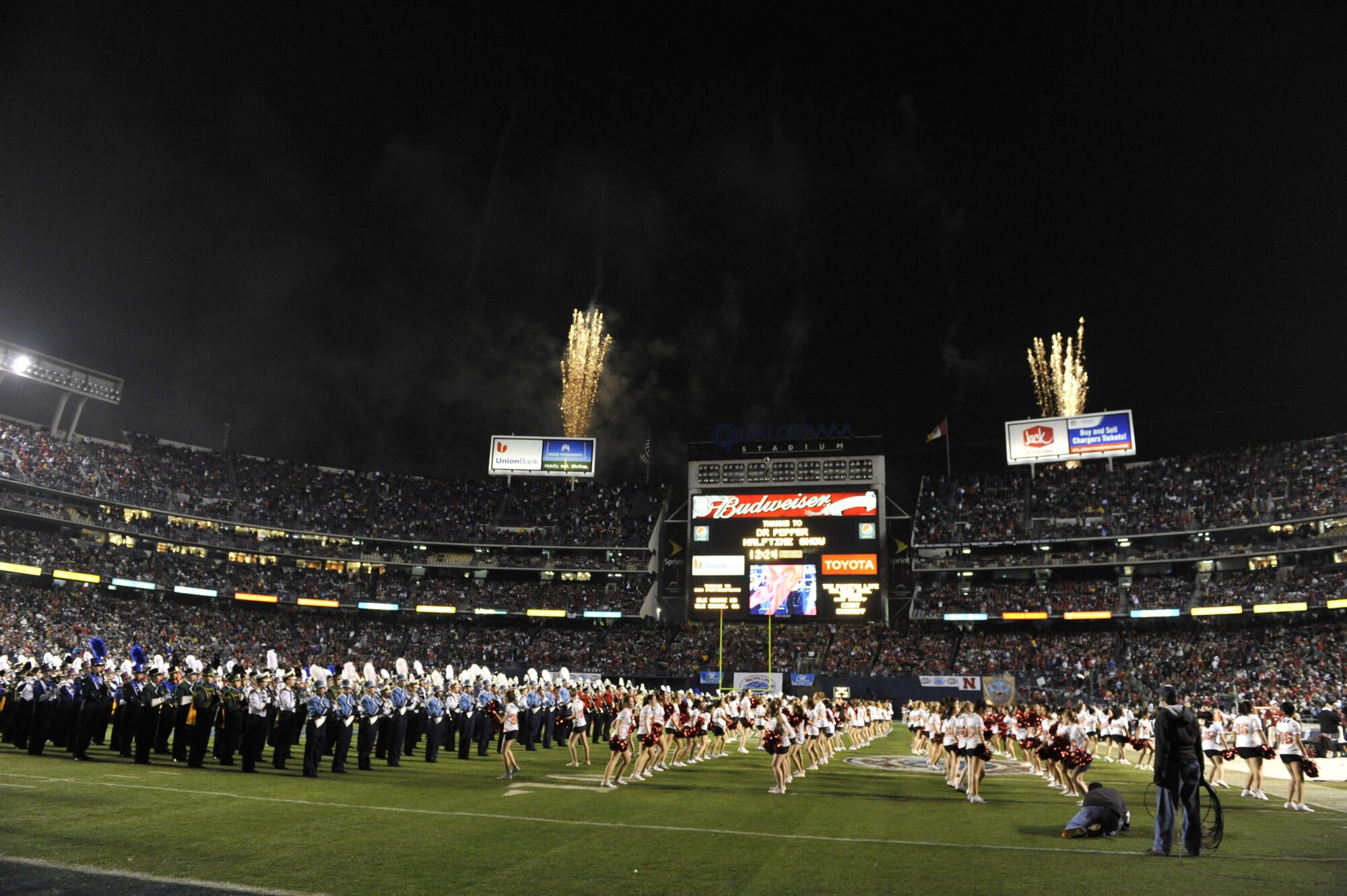 Holiday Bowl Halftime