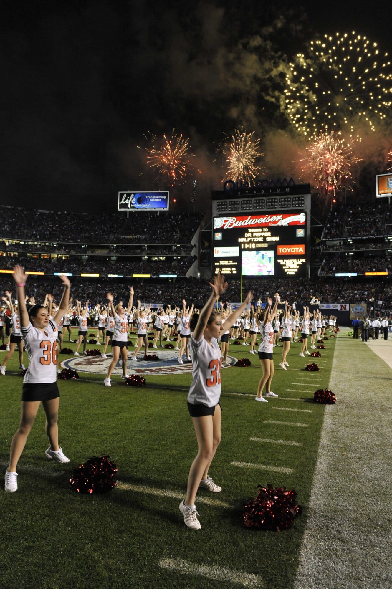 Holiday Bowl Halftime