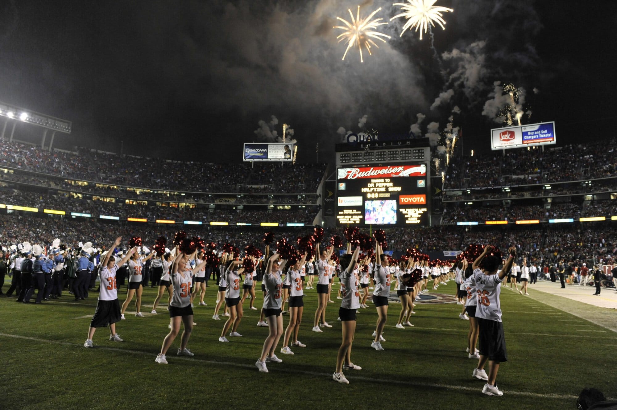 Holiday Bowl Halftime