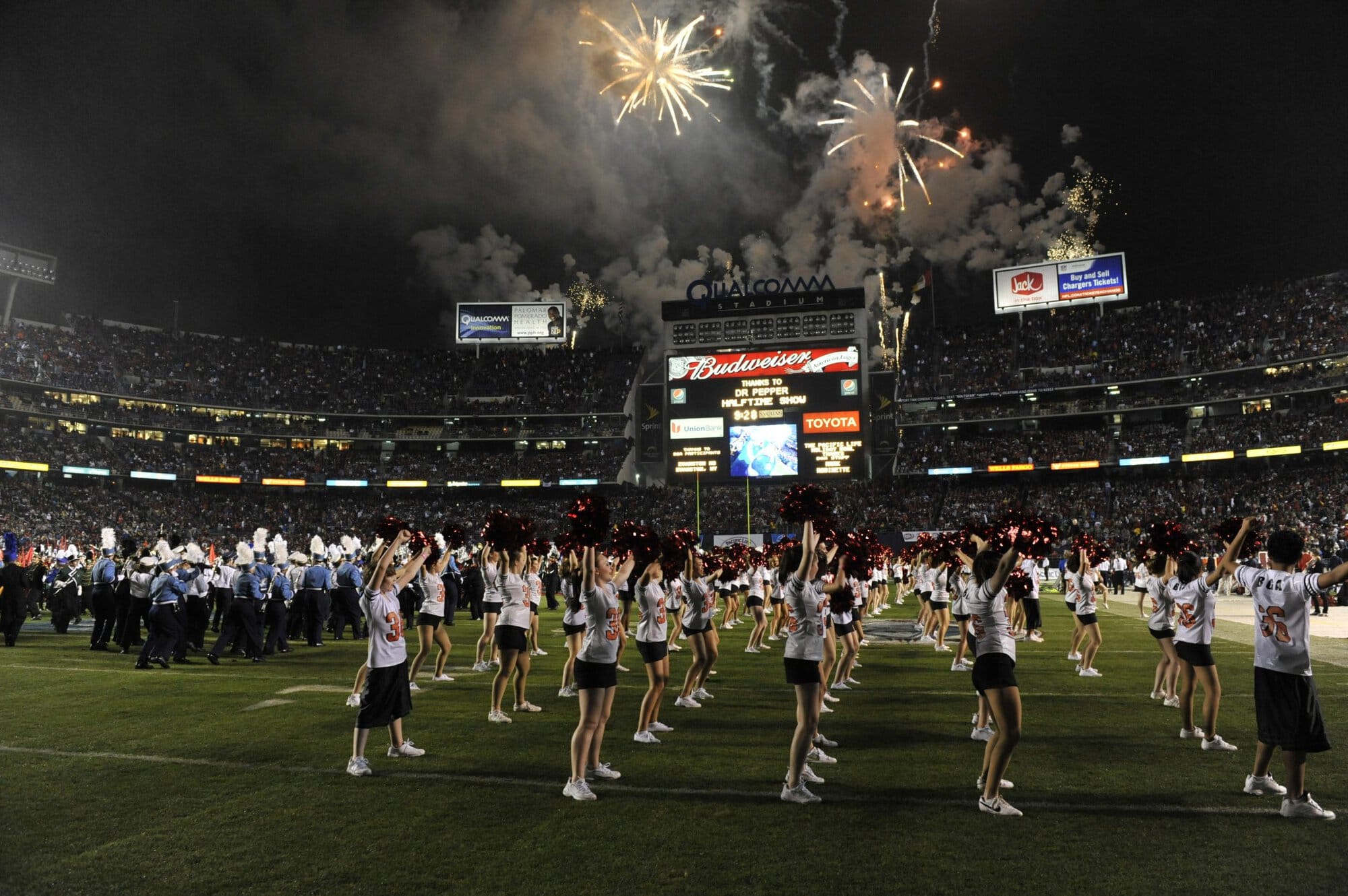 Holiday Bowl Halftime