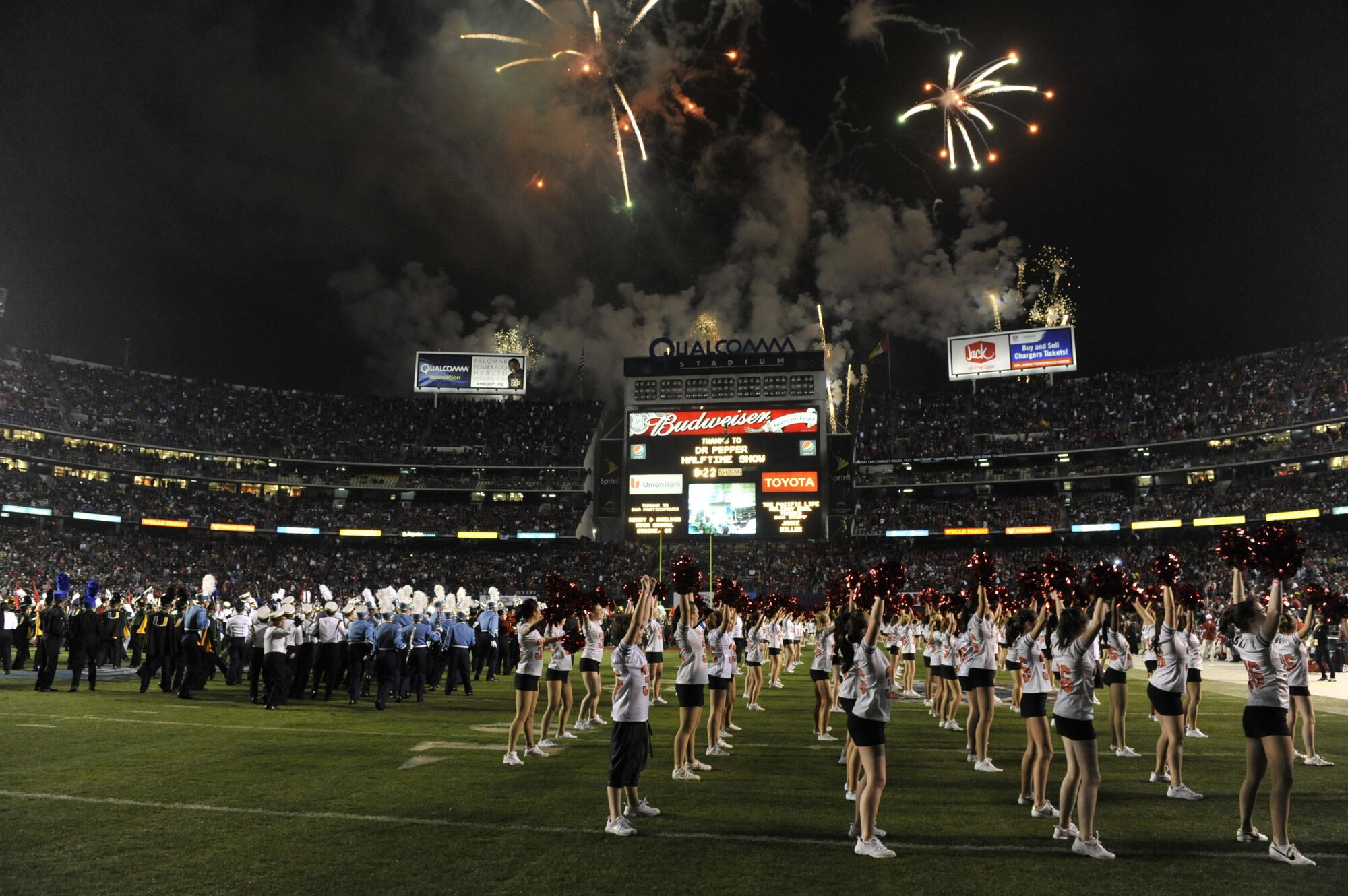 Holiday Bowl Halftime