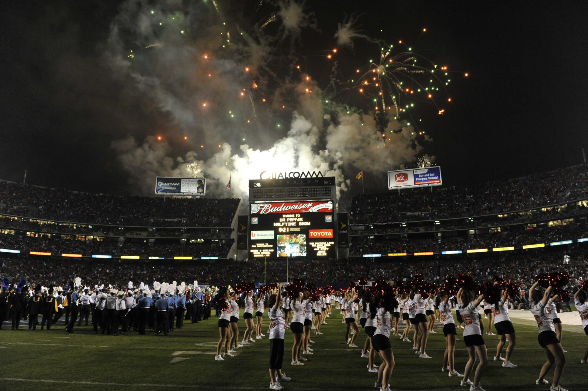 Holiday Bowl Halftime