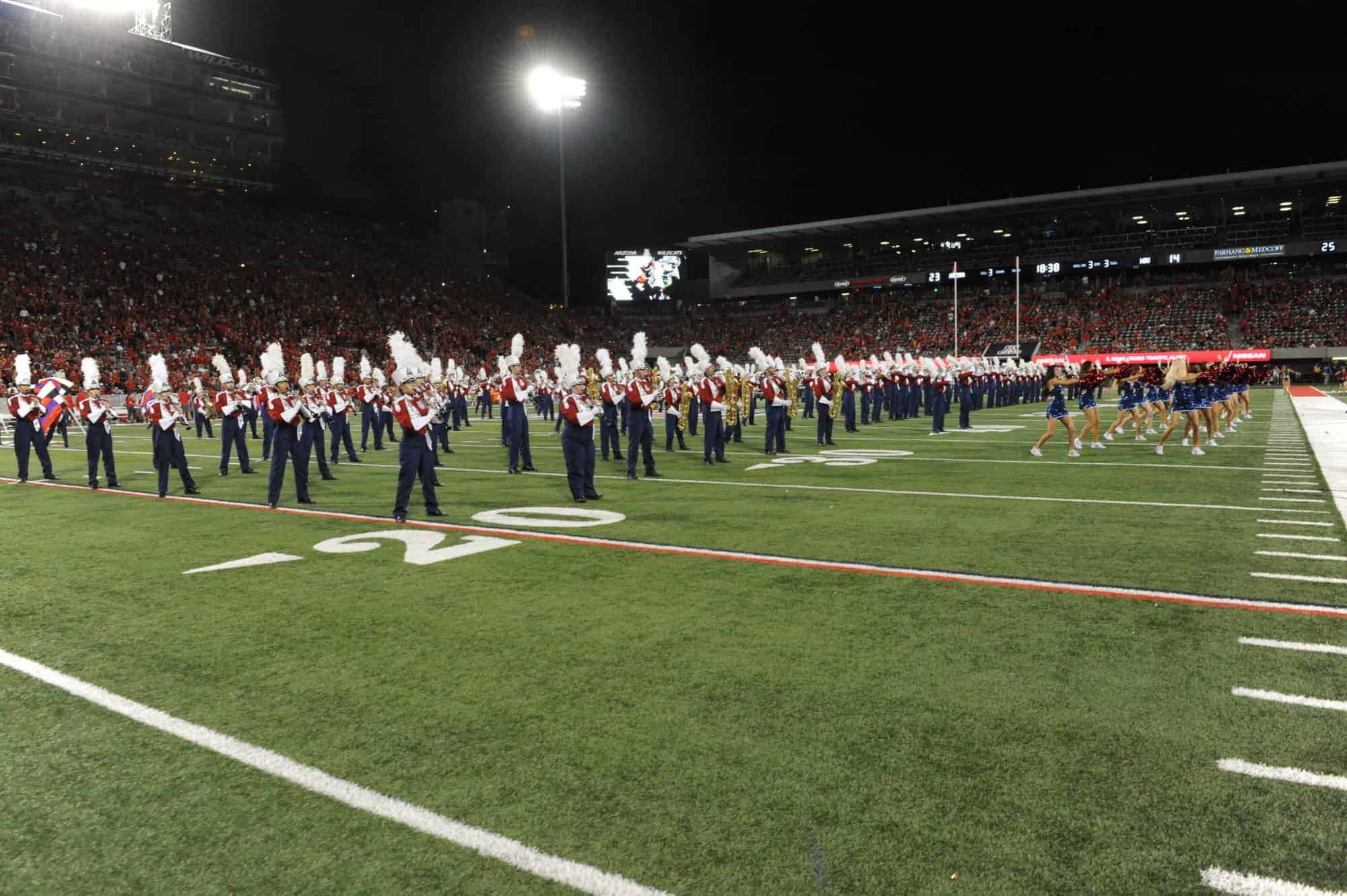WSU vs UA Halftime