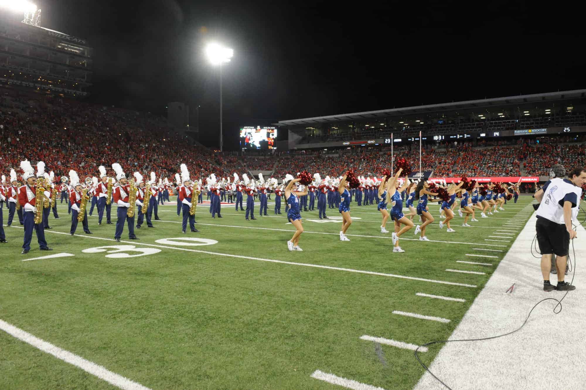 WSU vs UA Halftime