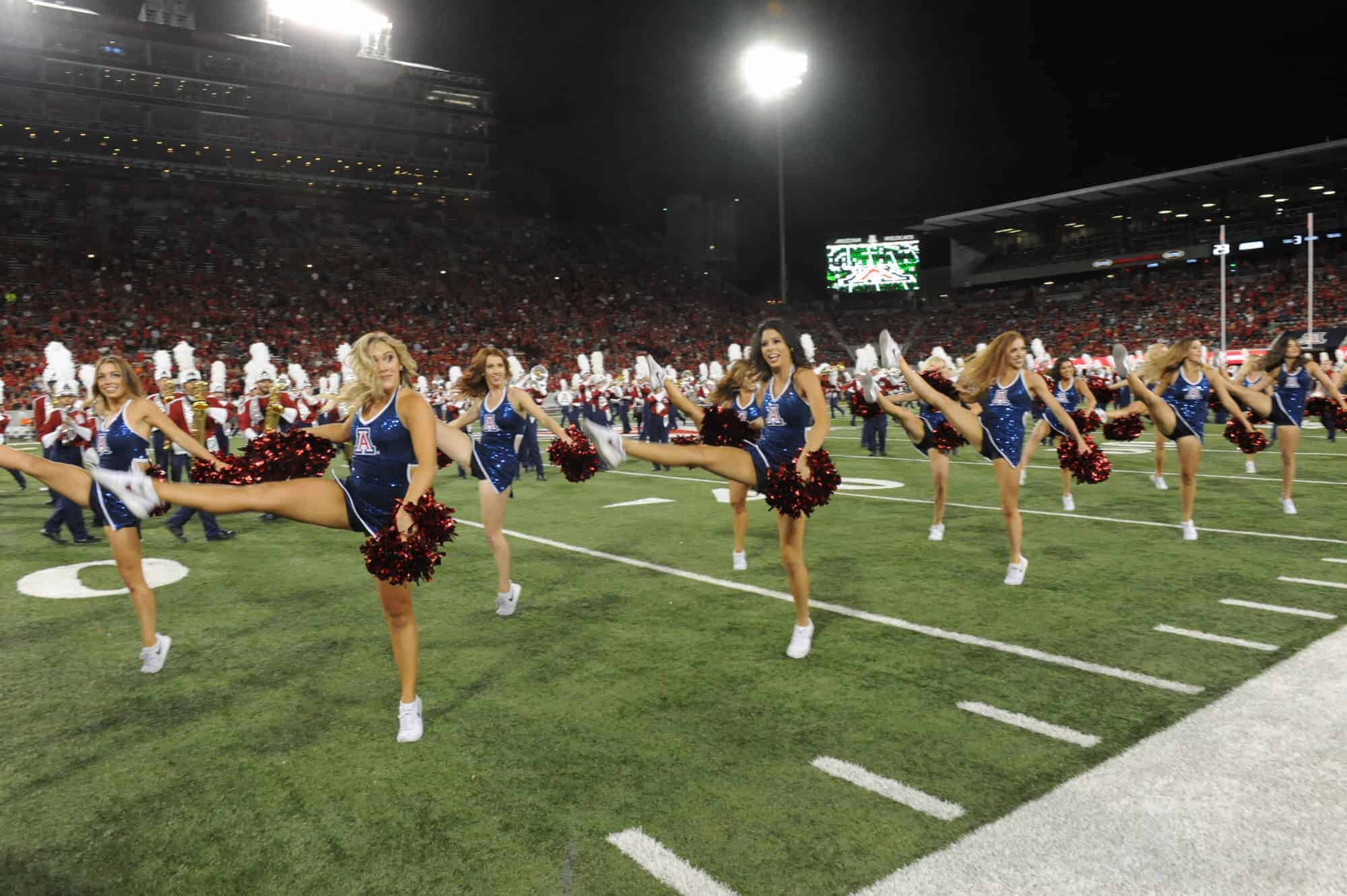 WSU vs UA Halftime