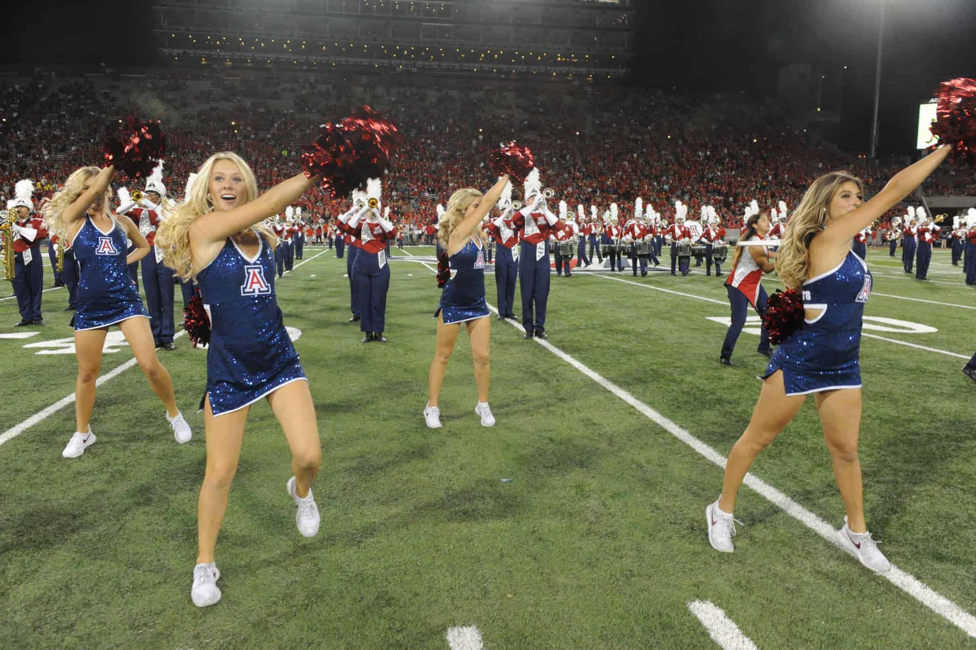 WSU vs UA Halftime