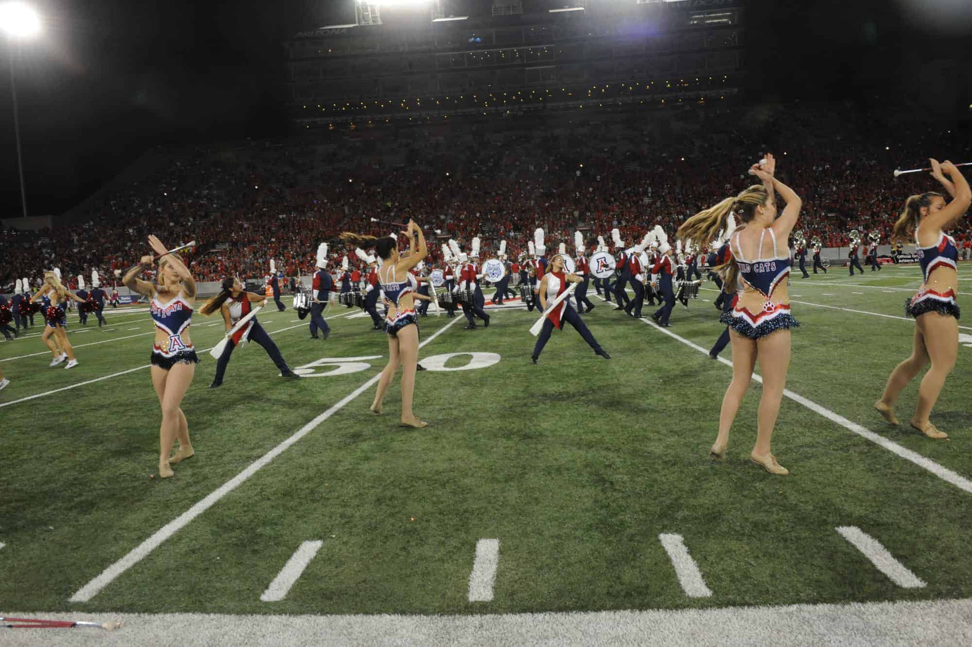WSU vs UA Halftime