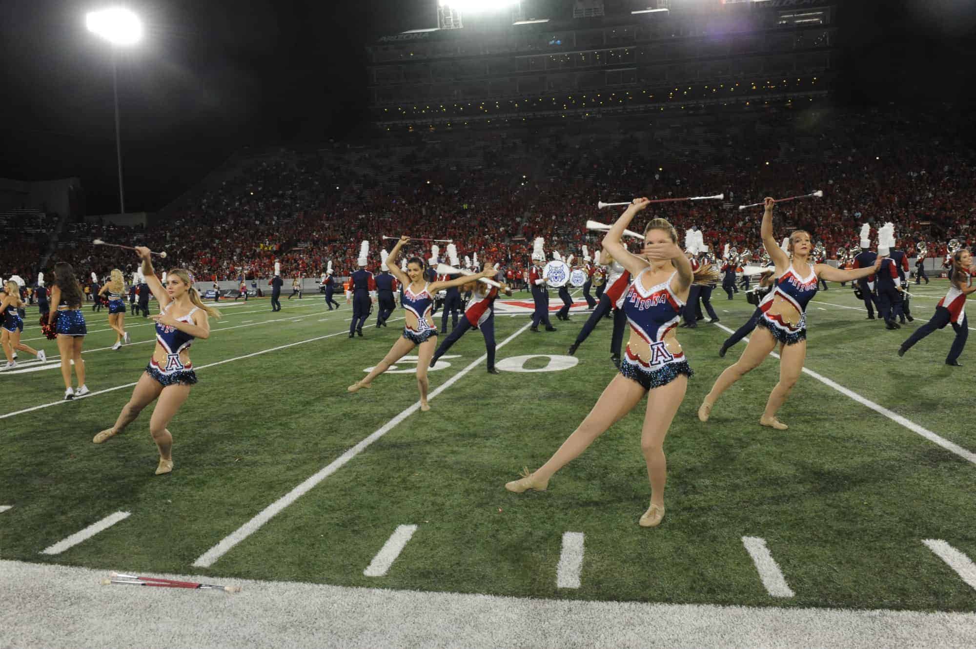WSU vs UA Halftime