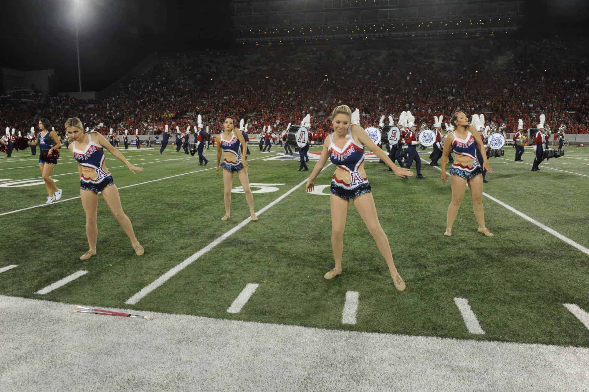 WSU vs UA Halftime