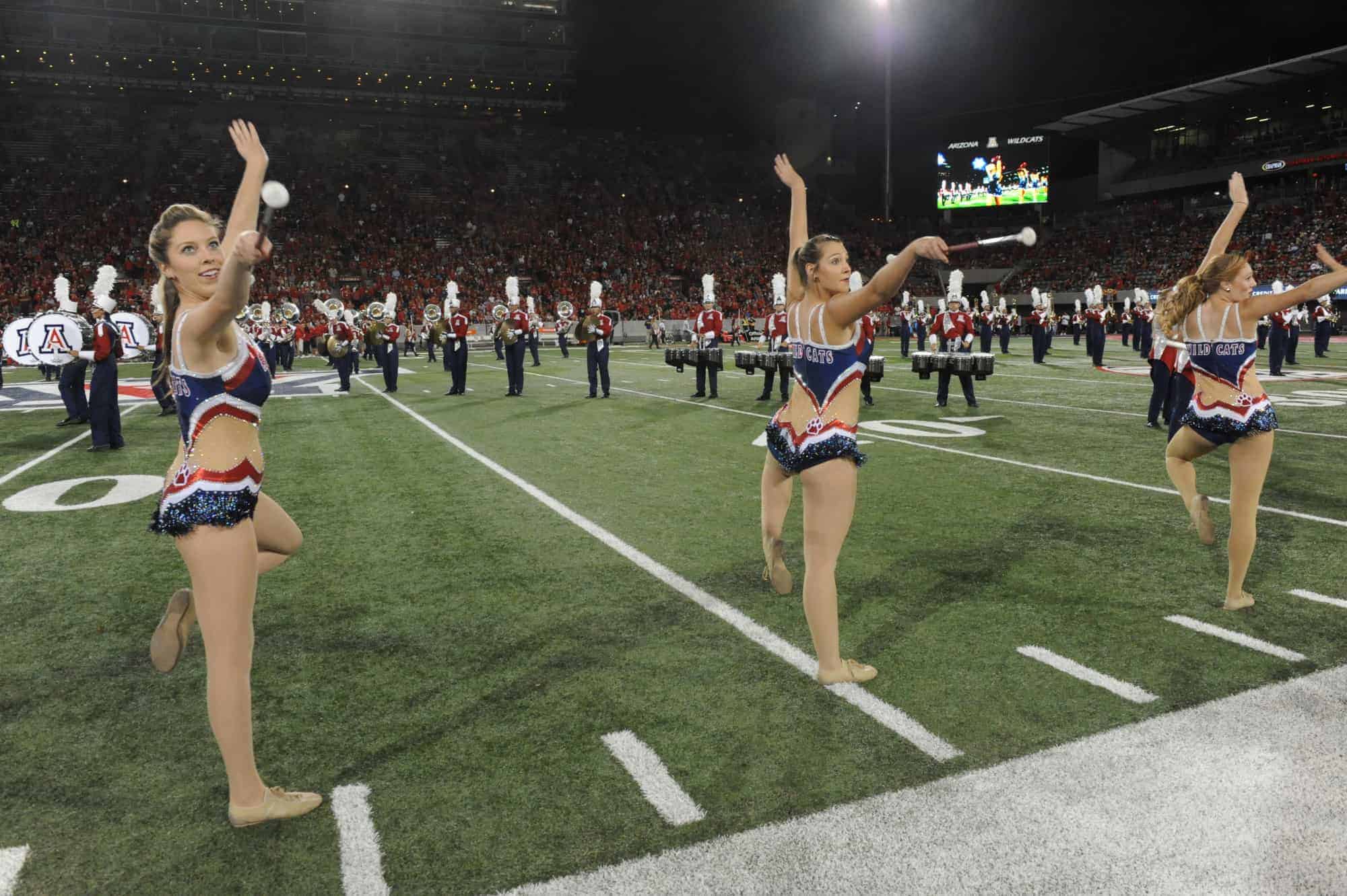 WSU vs UA Halftime