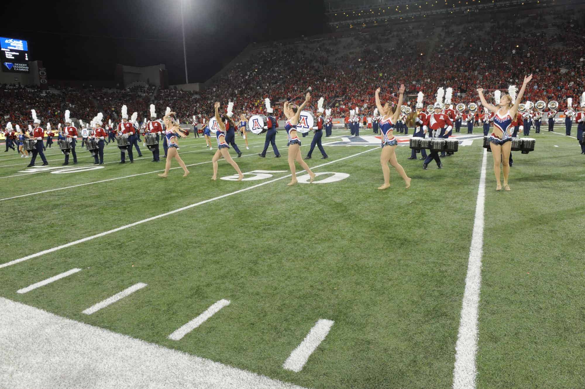 WSU vs UA Halftime