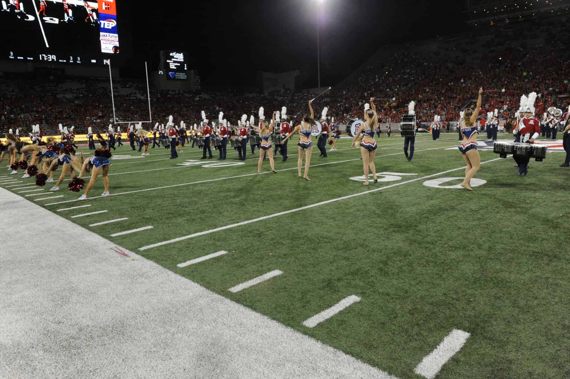 WSU vs UA Halftime