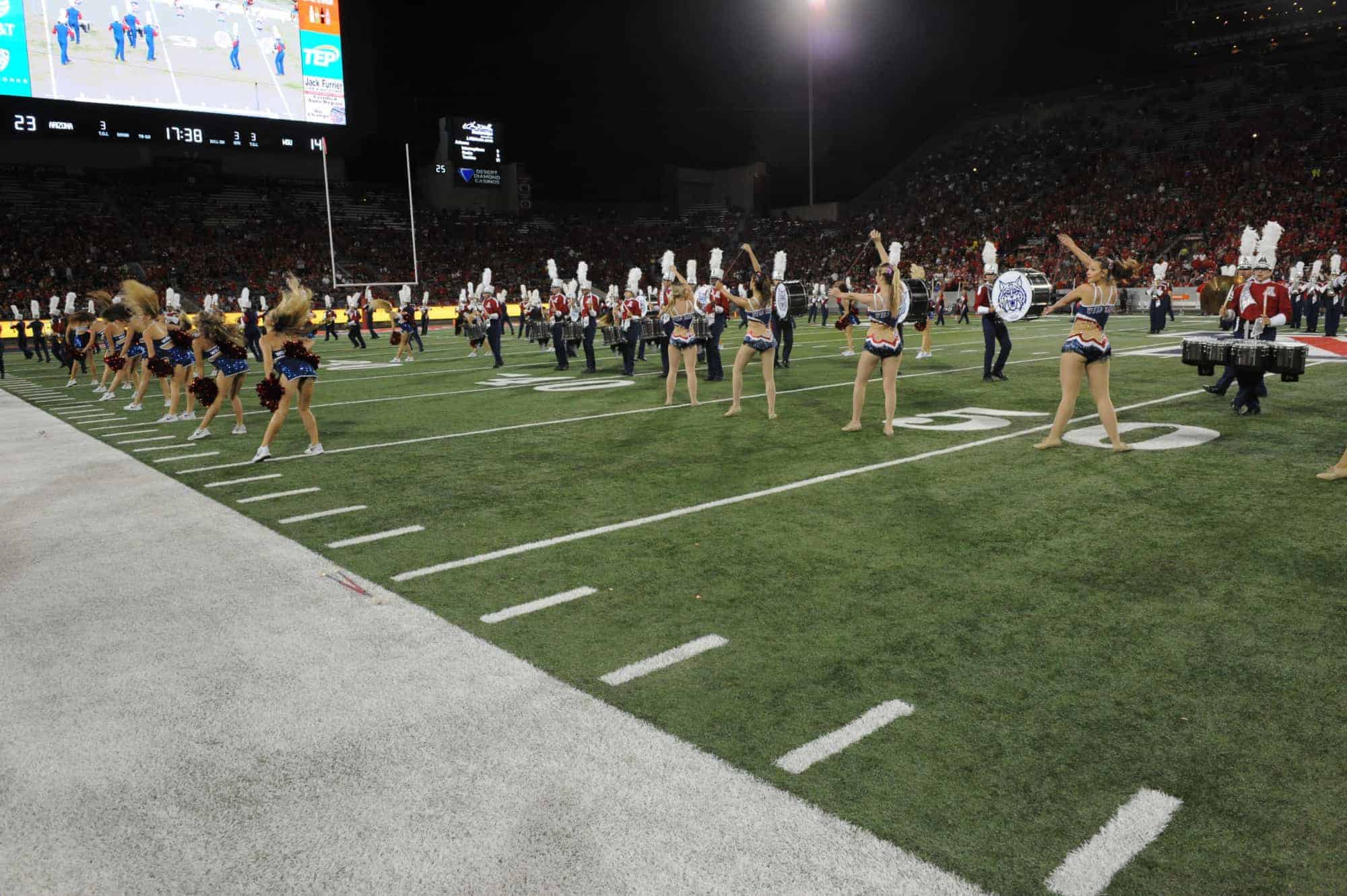 WSU vs UA Halftime