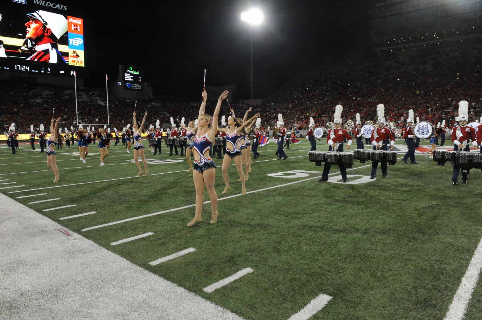 WSU vs UA Halftime
