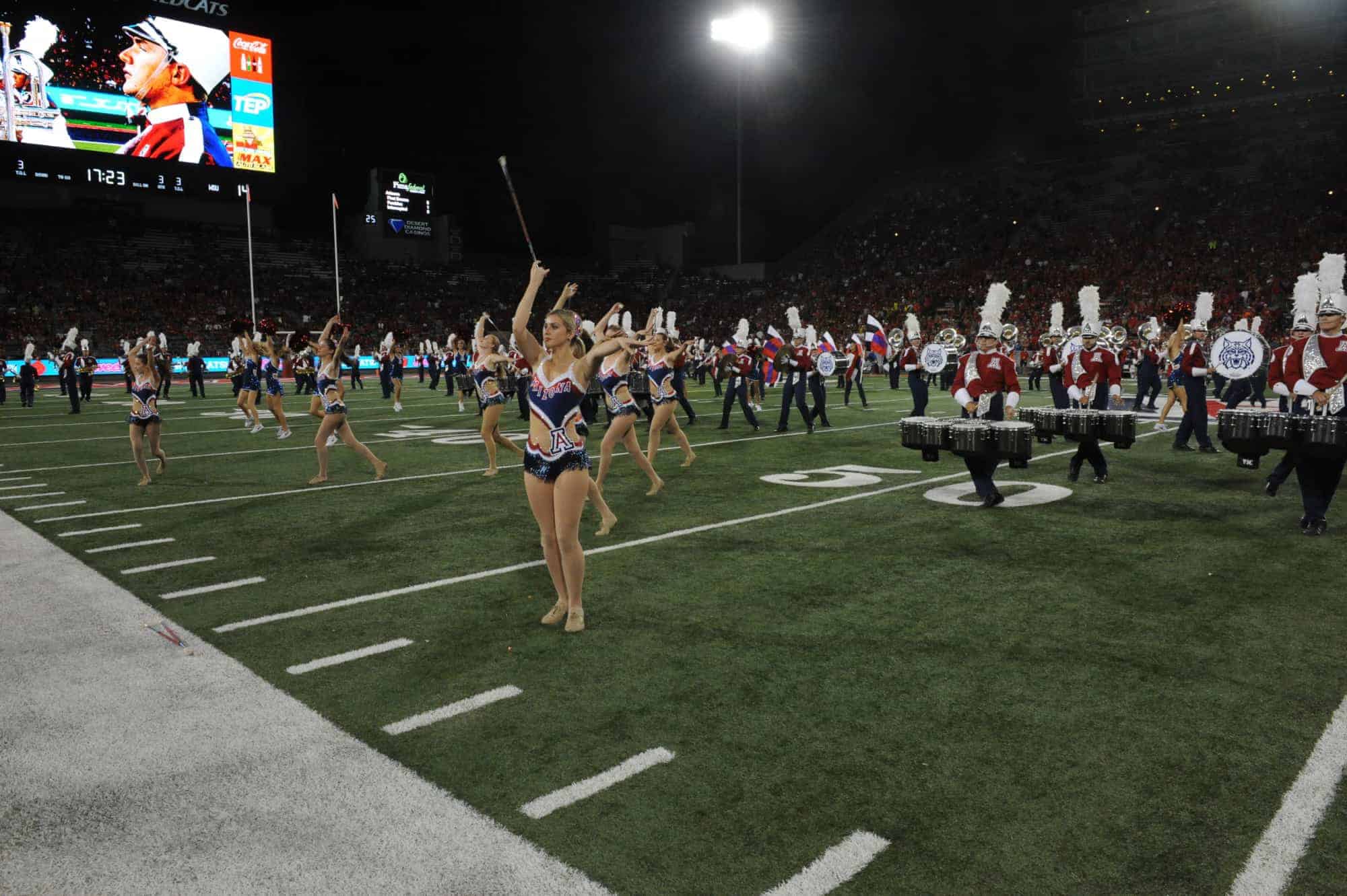 WSU vs UA Halftime