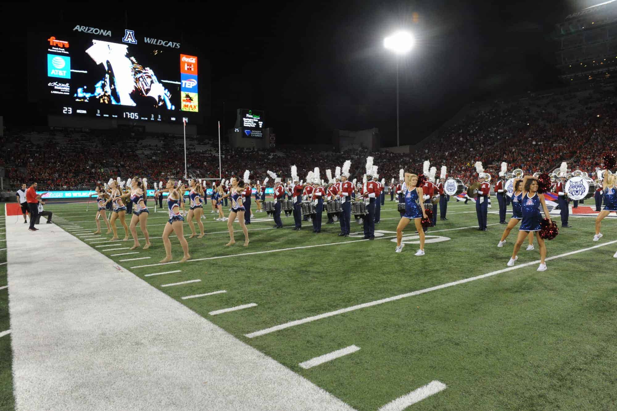 WSU vs UA Halftime