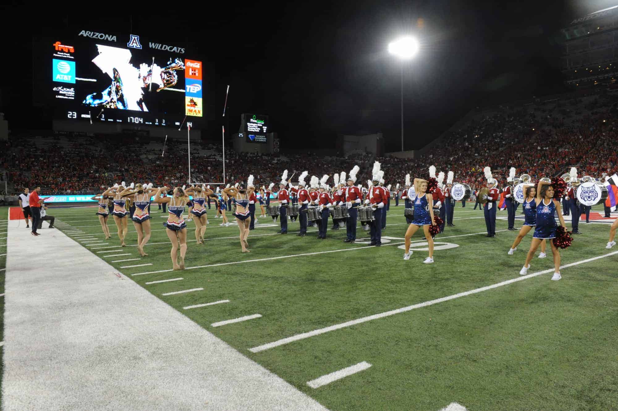 WSU vs UA Halftime