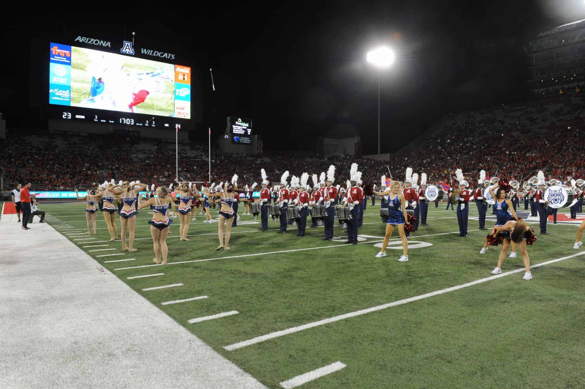 WSU vs UA Halftime