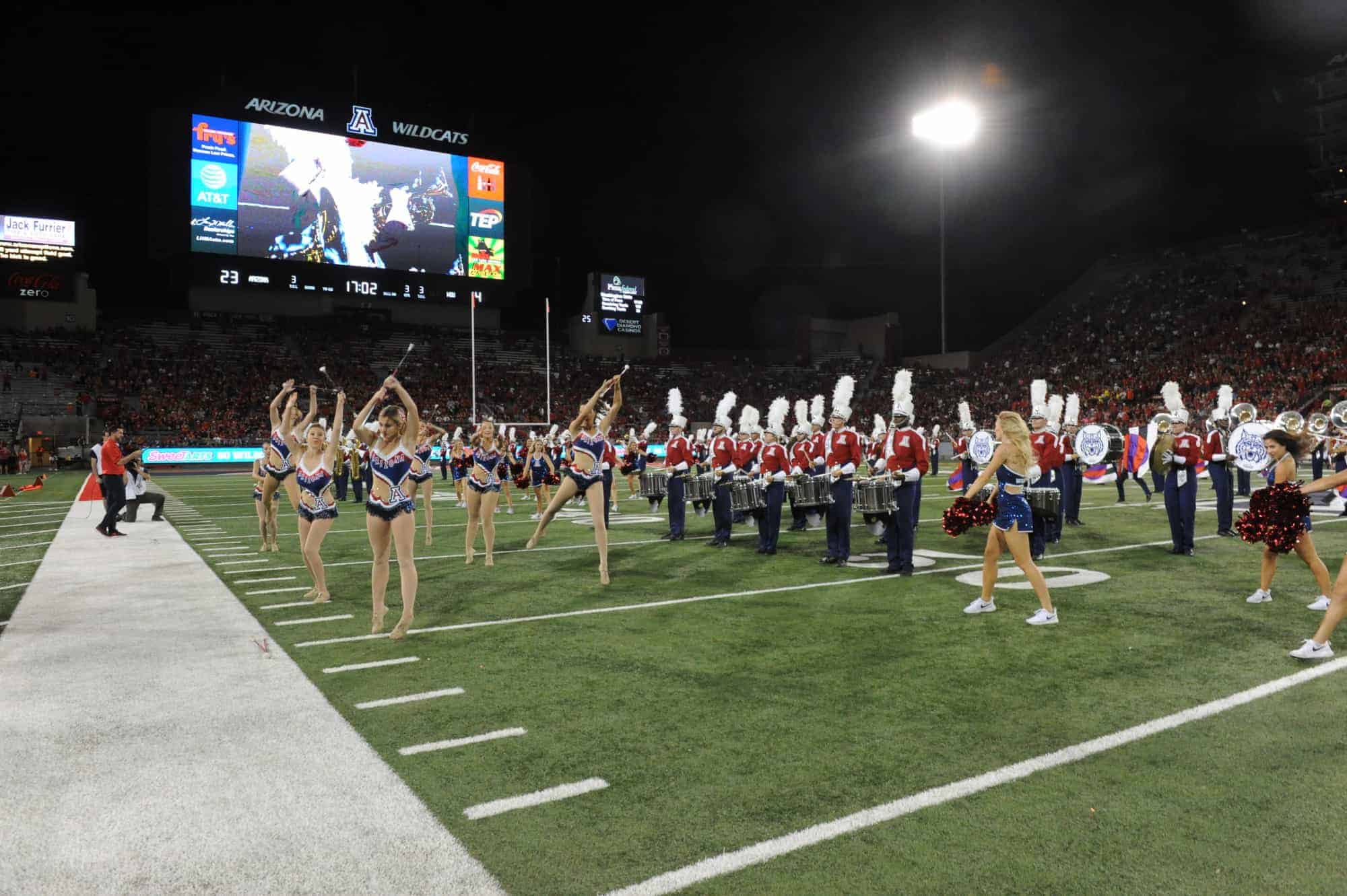 WSU vs UA Halftime