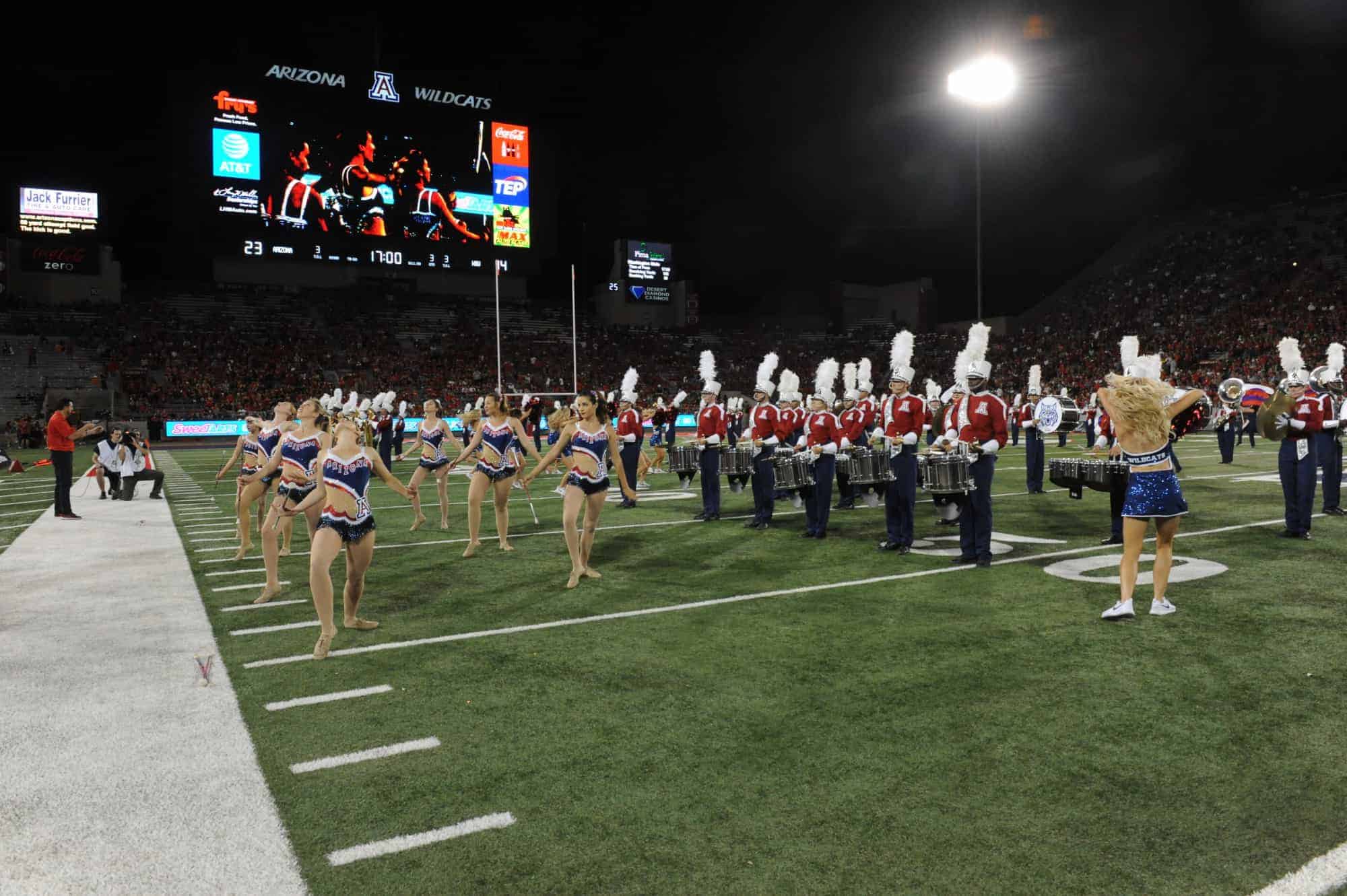 WSU vs UA Halftime