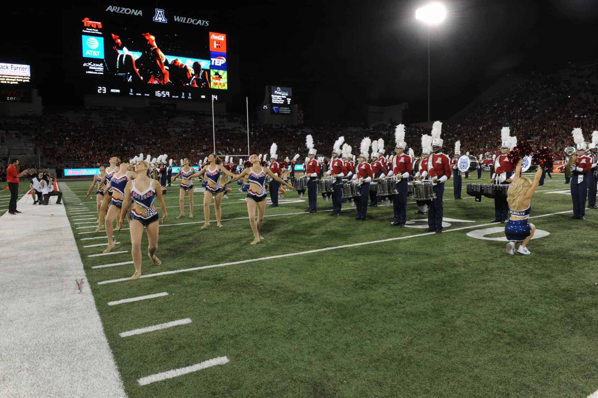 WSU vs UA Halftime