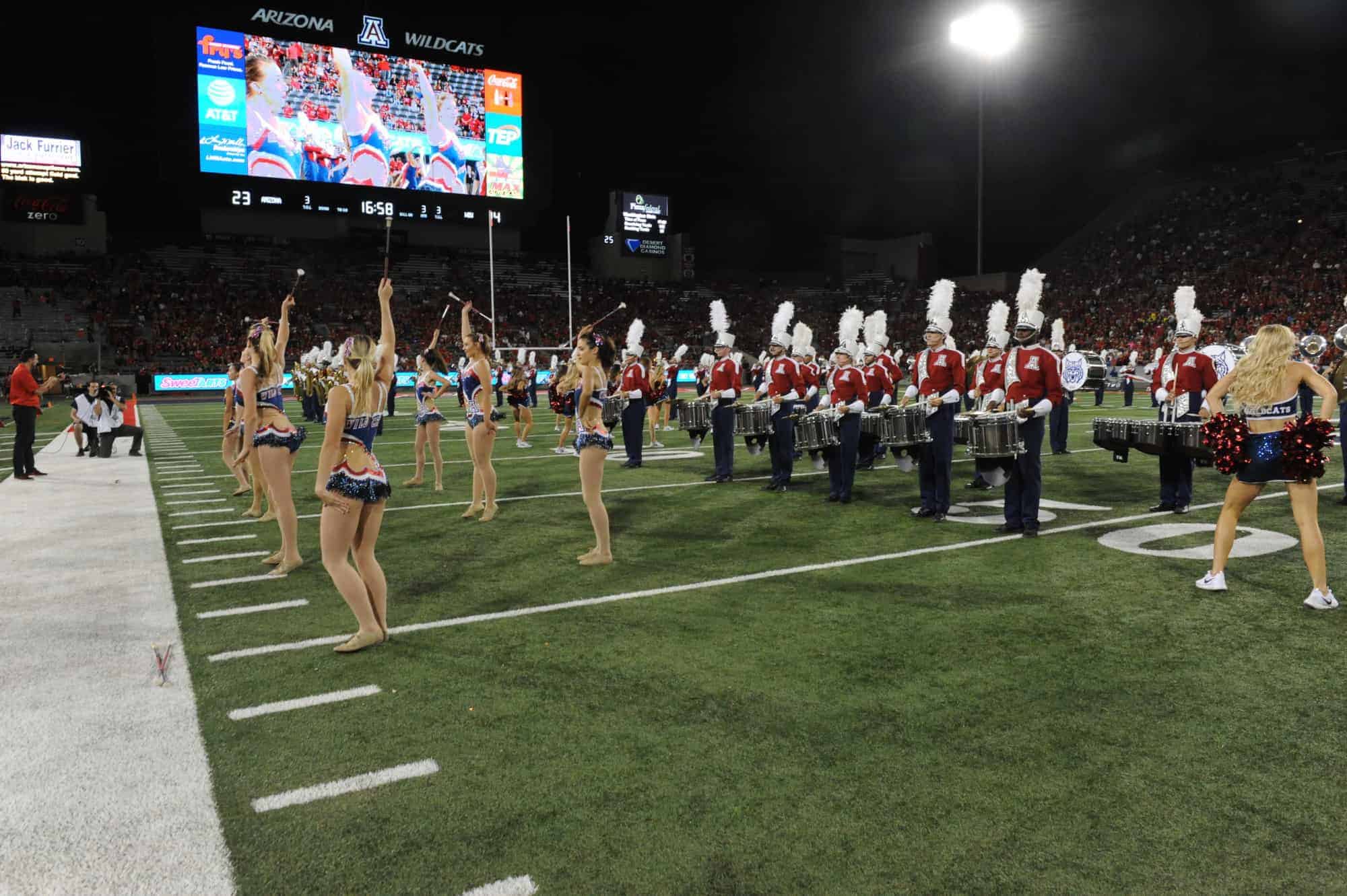 WSU vs UA Halftime