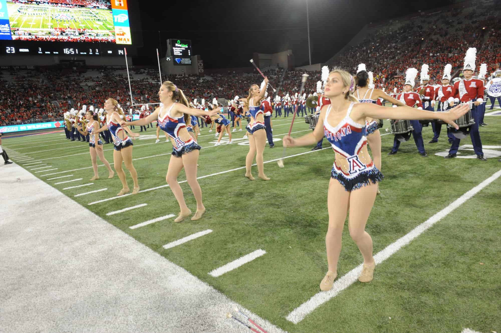 WSU vs UA Halftime