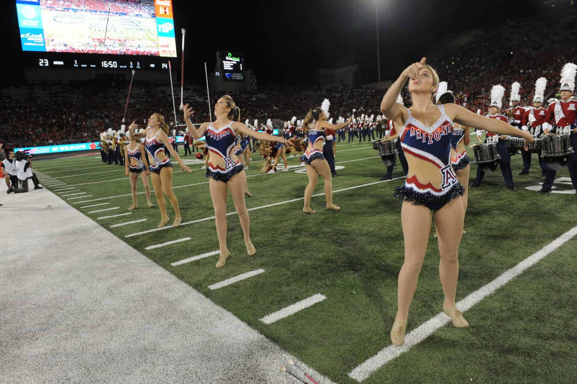 WSU vs UA Halftime